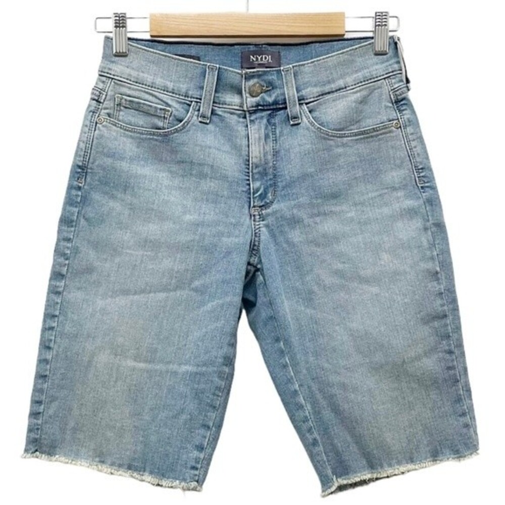 NYDJ Briella Denim Bermuda Shorts Raw Hem Medium Wash Women’s Size 0 Modest